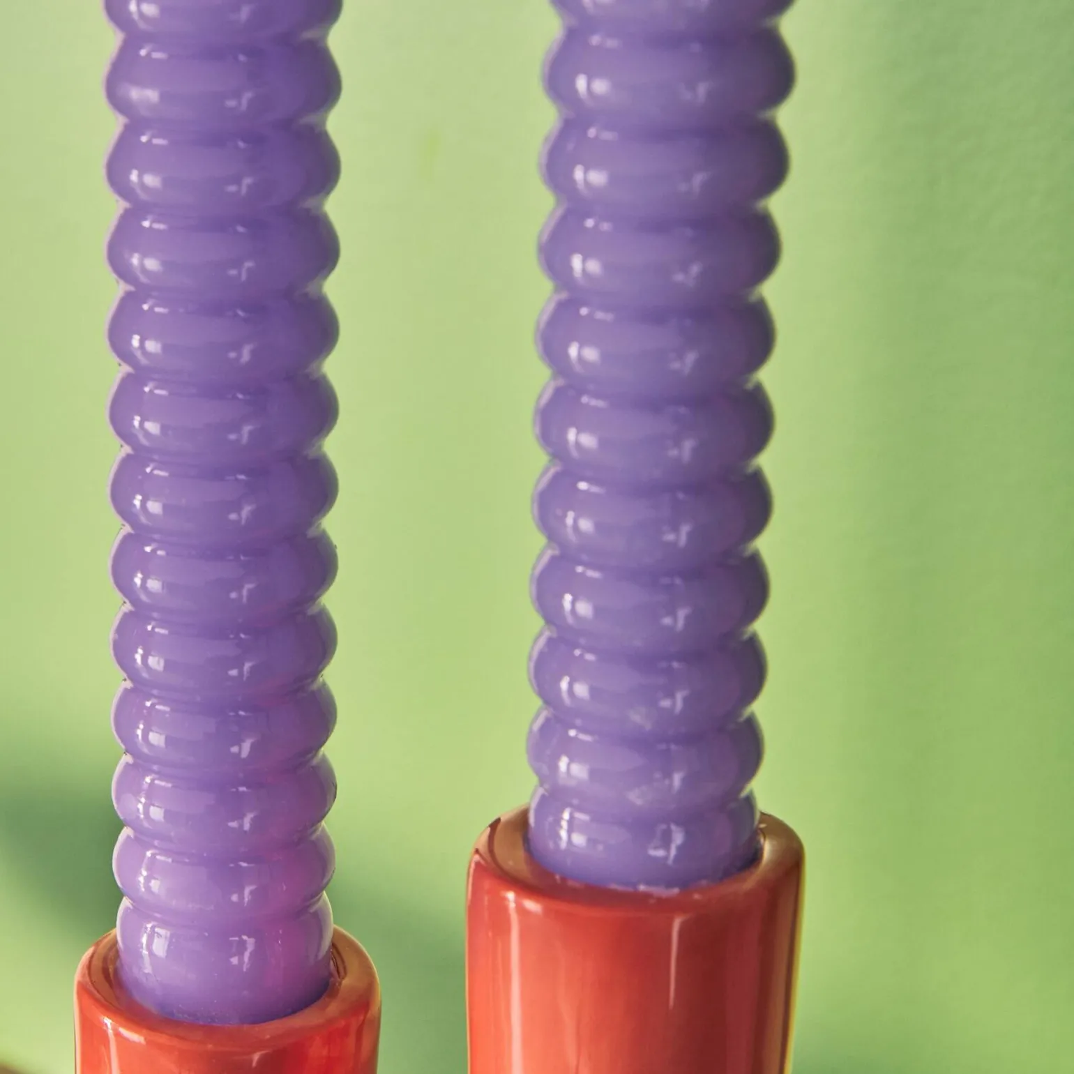 Bougie TWIST coloris mauve - 4MURS