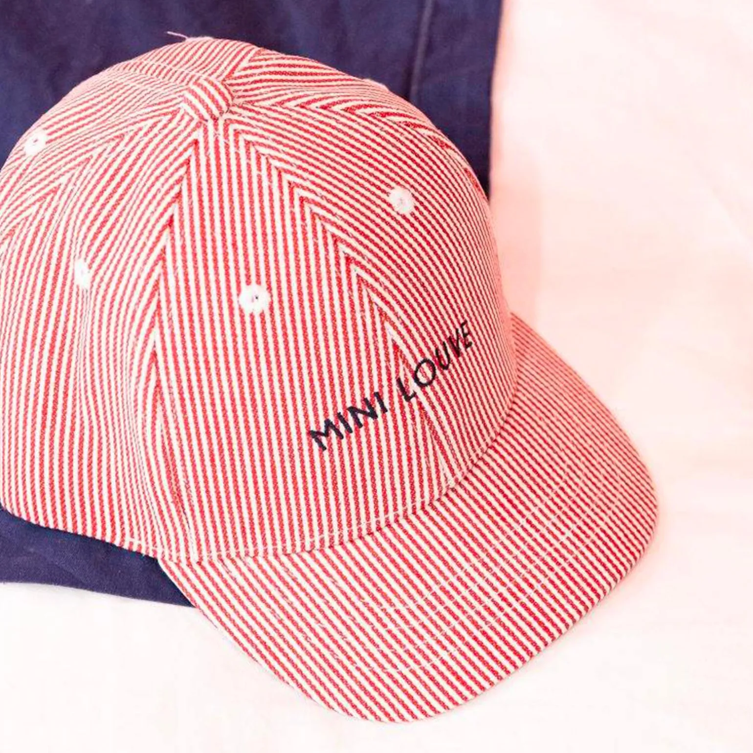 CHAMAYE Casquette MINI LOUVE coloris rouge - 4MURS