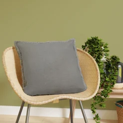 Coussin BURTA coloris gris perle 45 x 45 cm - 4MURS