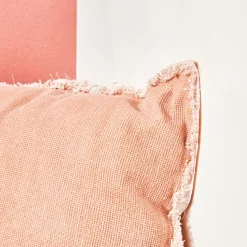 Coussin BURTA coloris nude orangé 60 x 60 cm - 4MURS