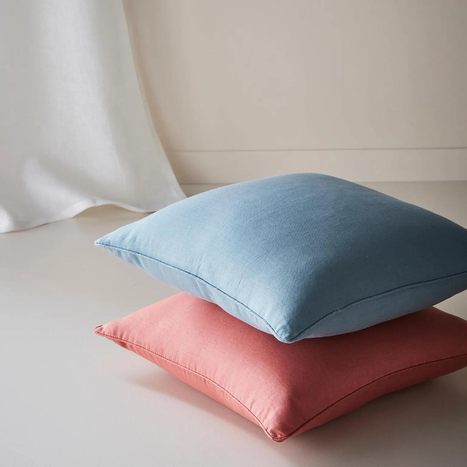 Coussin LINNEO coloris métal 45 x 45 cm - 4MURS