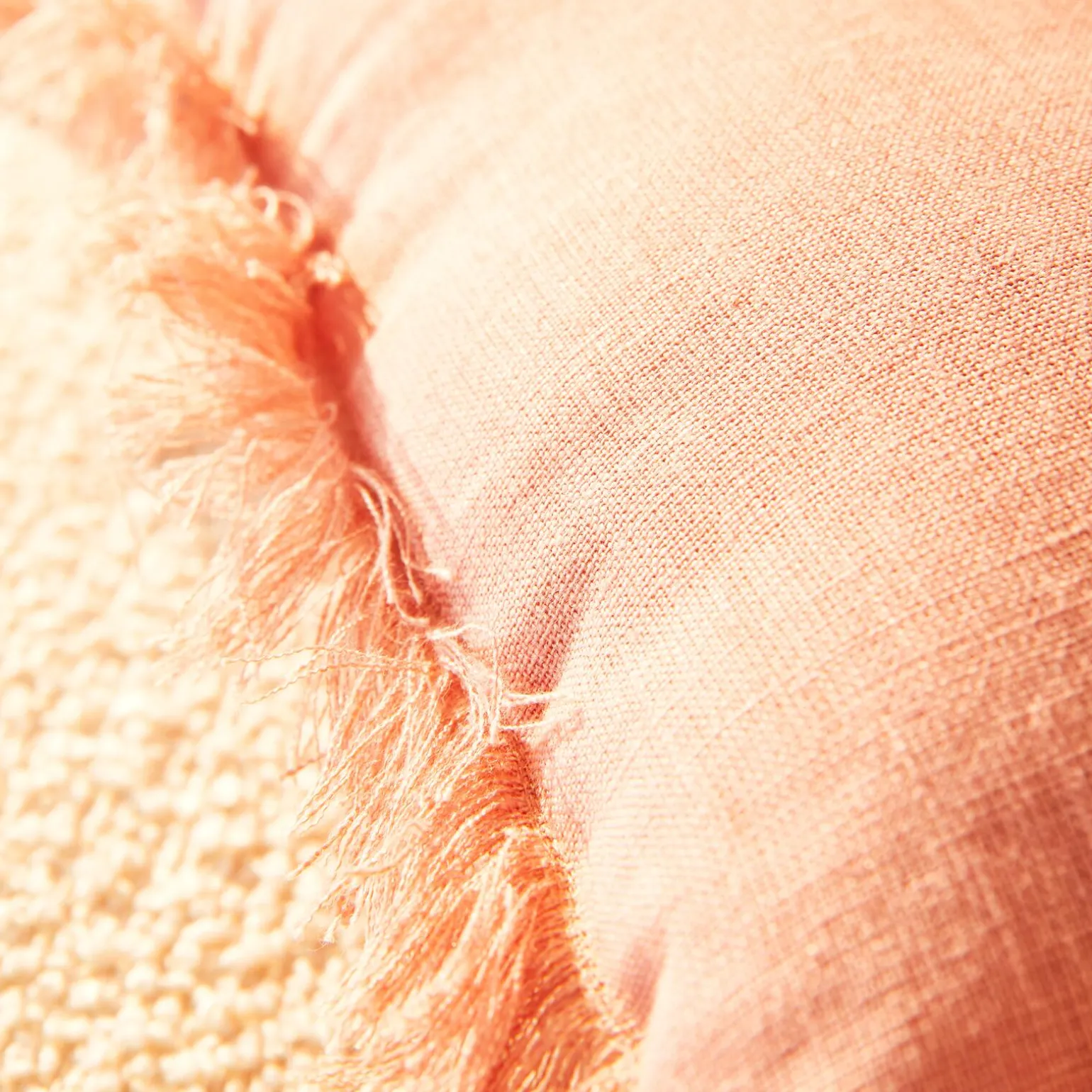 Coussin NAYA coloris Rose cameo 30 x 50 cm - 4MURS