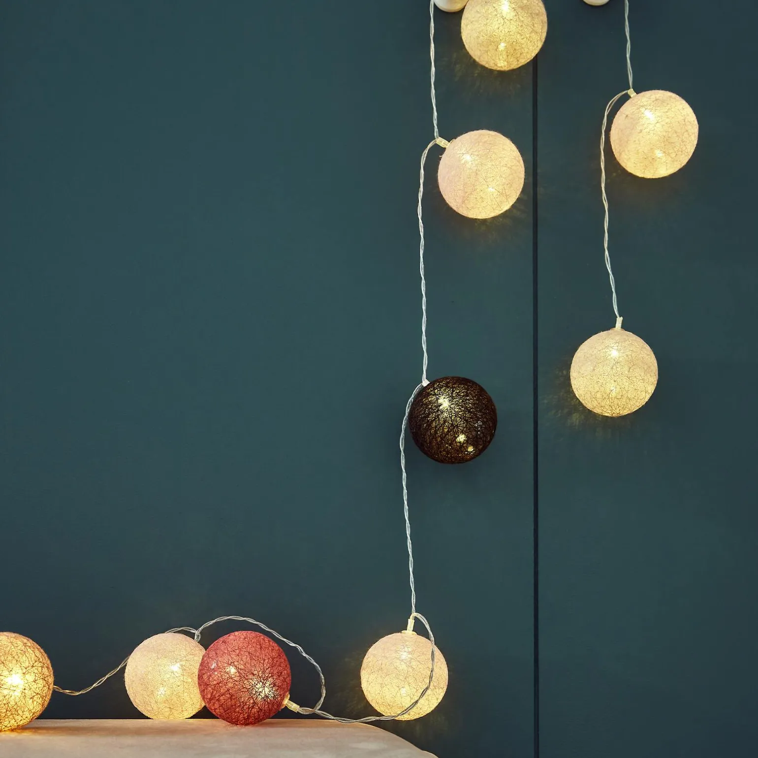 Guirlande lumineuse CALI coloris rose et taupe - 4MURS