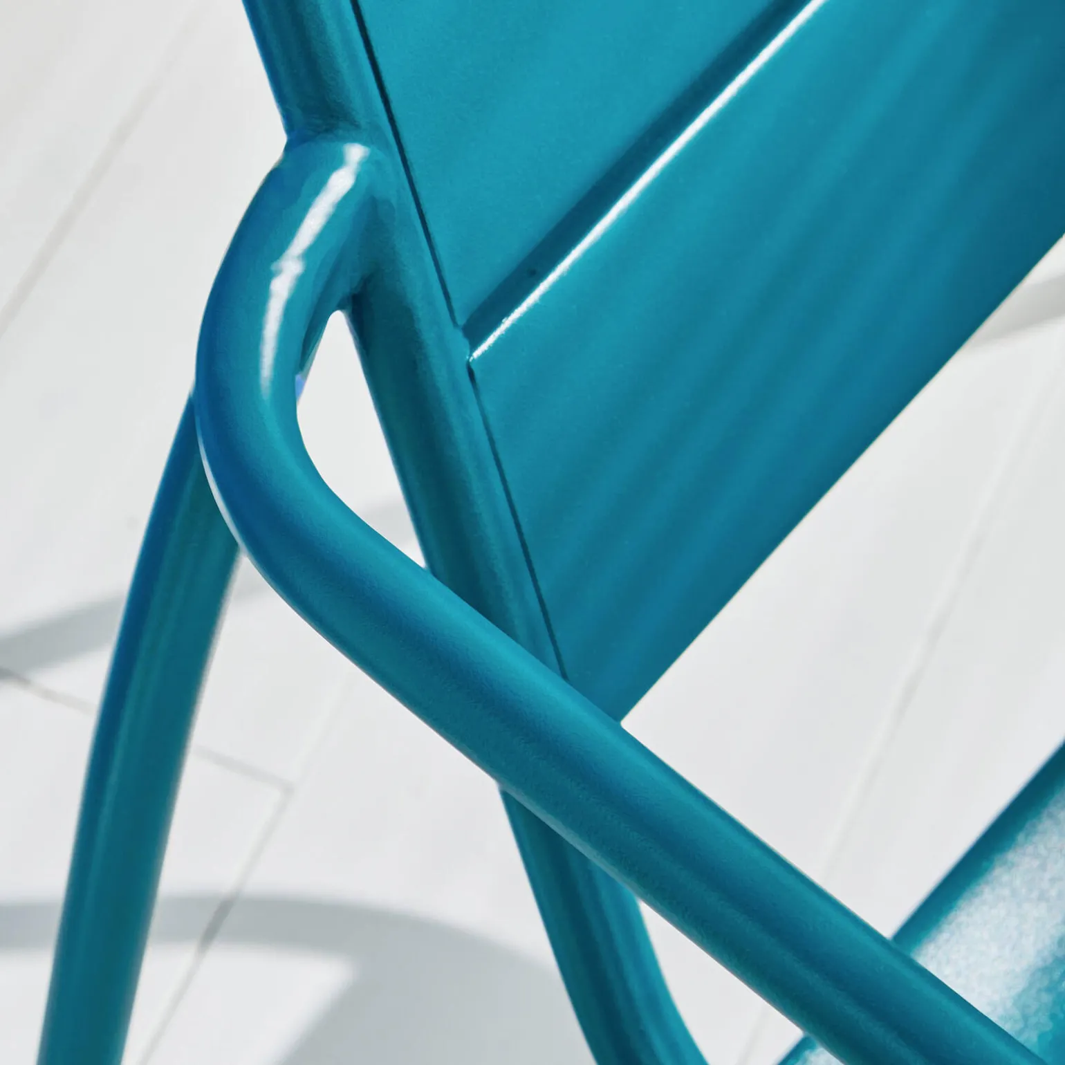 Hespéride Fauteuil PHUKET coloris bleu canard - 4MURS