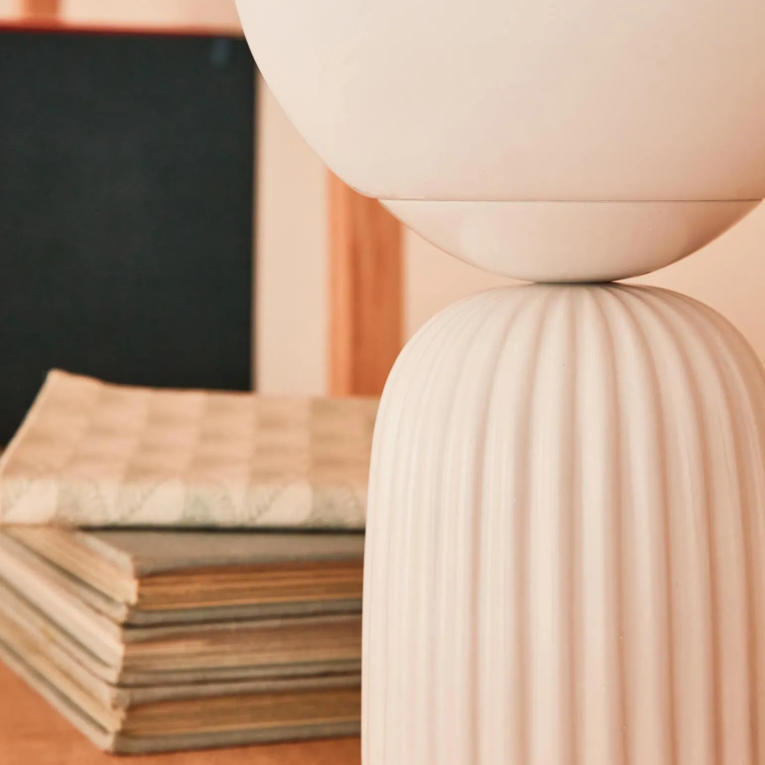Lampe à poser PENELOPE coloris blanc 26,5 x 15 cm - 4MURS