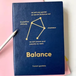L'AVANT GARDISTE Carnet ASTRO BALANCE coloris bleu - 4MURS