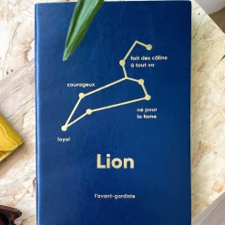 L'AVANT GARDISTE Carnet ASTRO LION coloris bleu - 4MURS