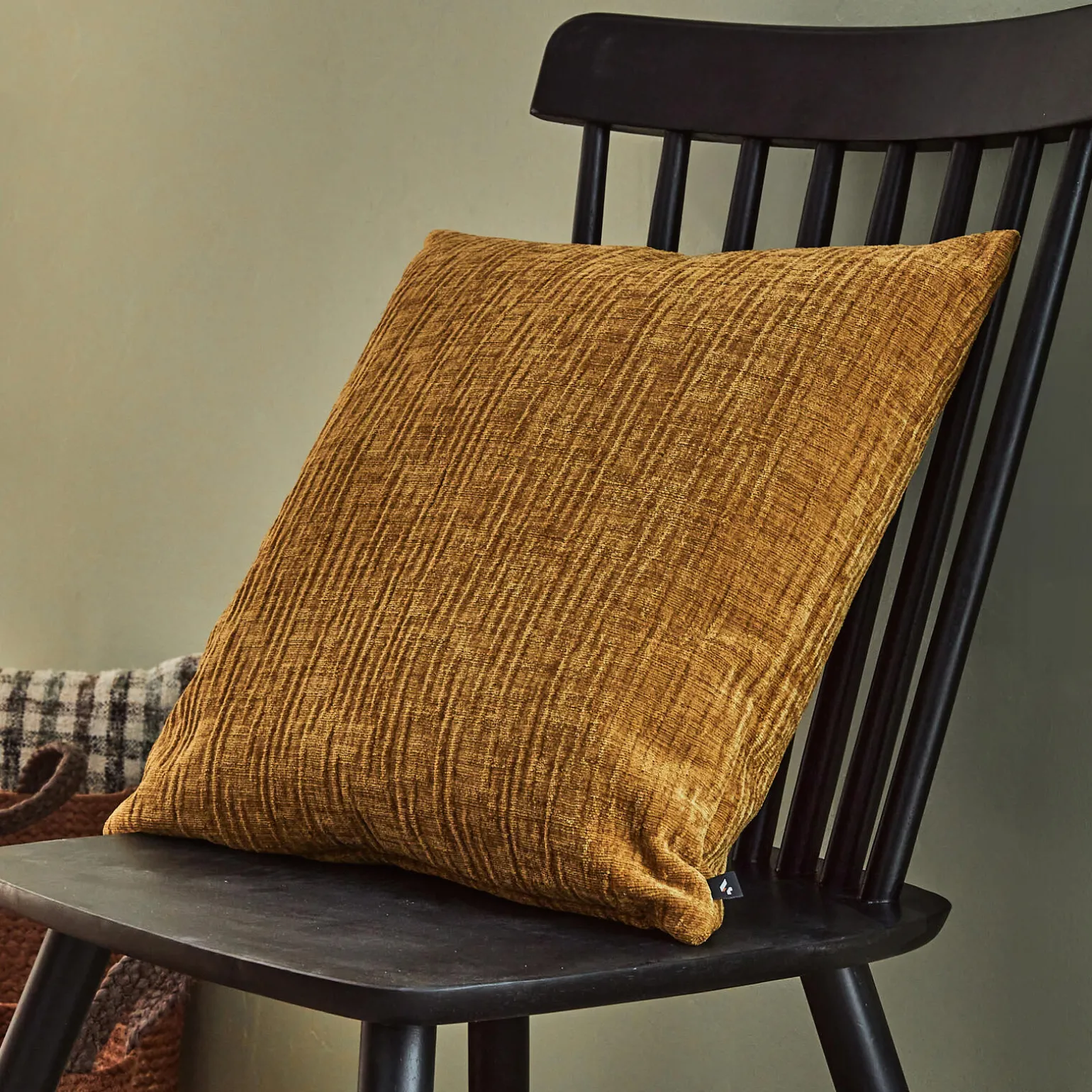 4MURS Coussin MEANDOR coloris Brun ocre 44 x 44 cm - 4MURS