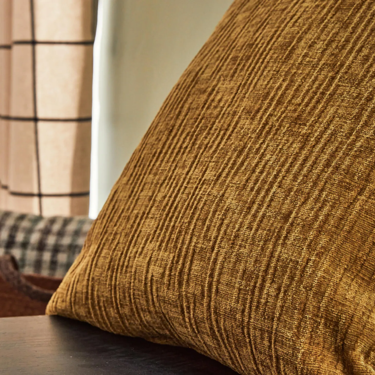 4MURS Coussin MEANDOR coloris Brun ocre 44 x 44 cm - 4MURS