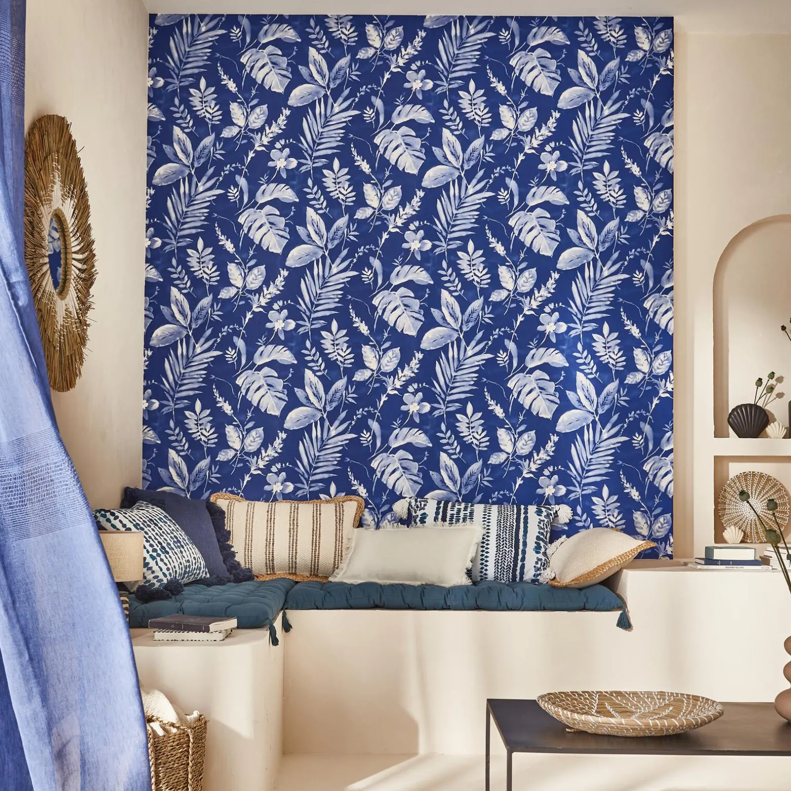 Papier peint intissé CARIENA coloris bleu outremer - 4MURS
