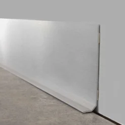 Plinthe déco ALU BROSSÉ 2M coloris argent - 4MURS