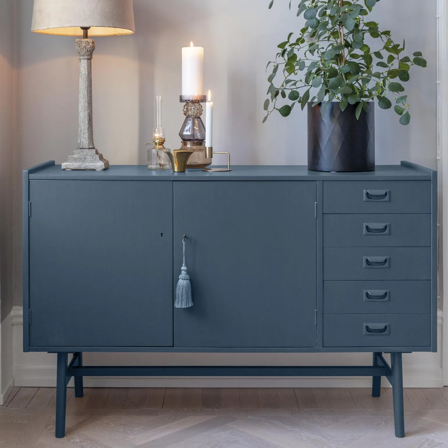 Relook meubles couleurs Peinture RELOOK MEUBLES Peinture bleu indigo Satiné 0,5 L
