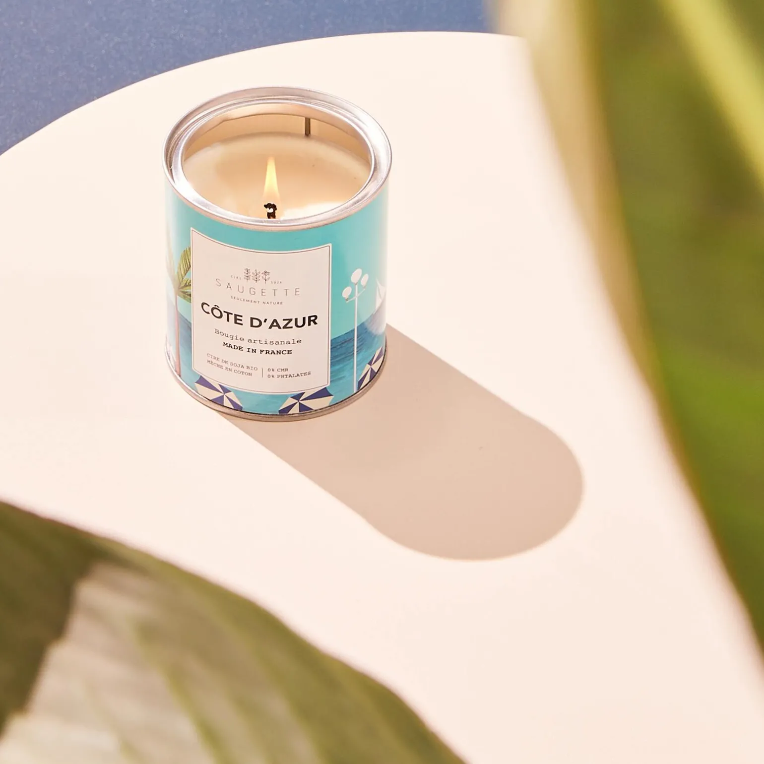 Saugette Bougie parfumée CÔTE D'AZUR melon et de fleurs d’oranger, de jasmin et de roses sur un fond boisé adouci de vanille et de musc