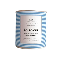 Saugette Bougie parfumée LA BAULE notes marines sur un fond de santal et de pin, laissant un délicat sillage boisé.
