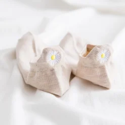 Tites Chaussettes Chaussettes LANGUETTE FLEUR coloris beige - 4MURS