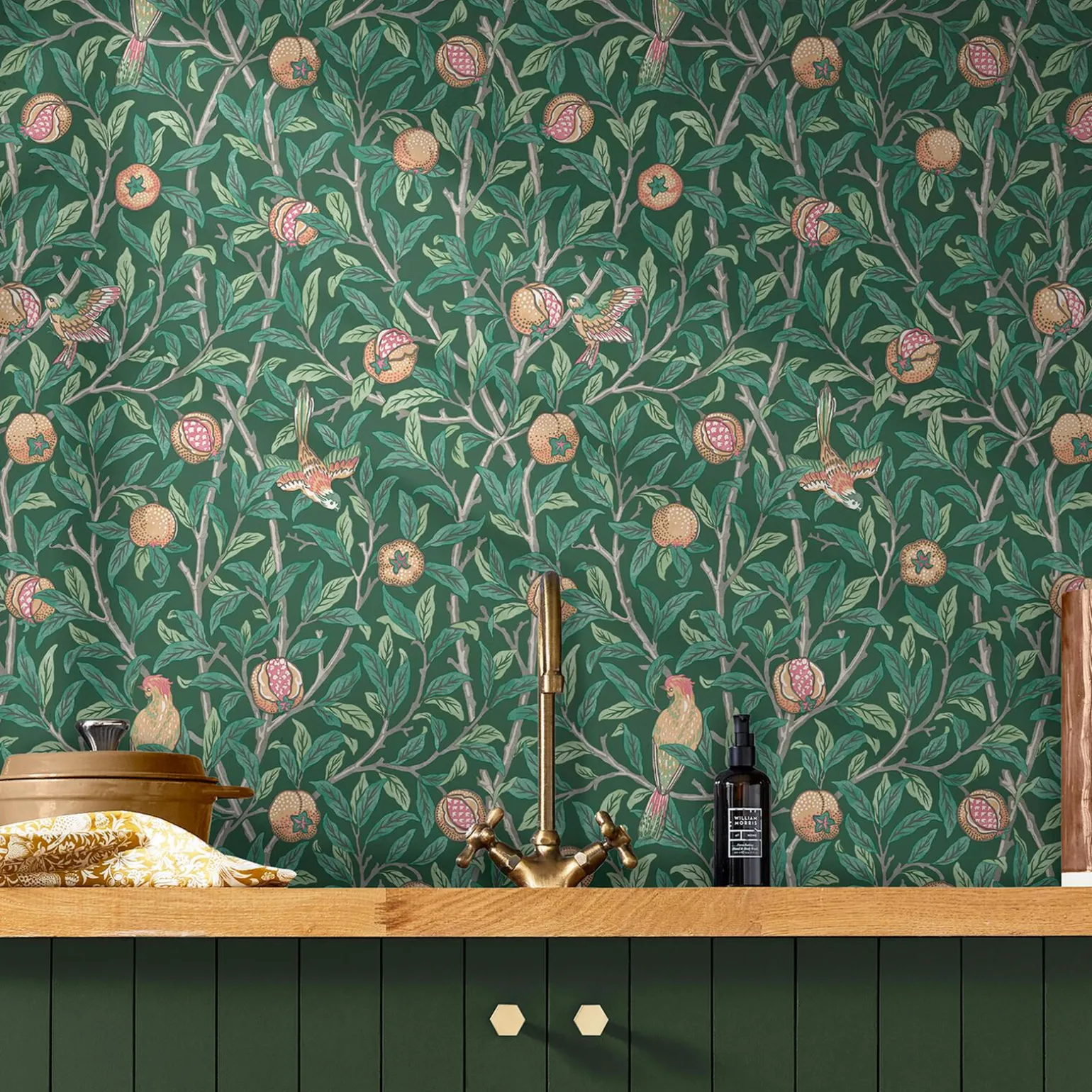 William Morris at Home Papier peint intissé POMEGRANATE Vert foncé